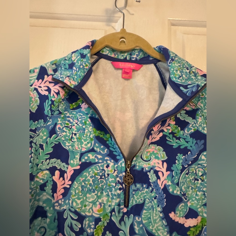 LILLY PULITZER “UPF 50+Skipper Popover”Blue Sea Turtle Print pullover sweatshirt - Picture 8 of 11
